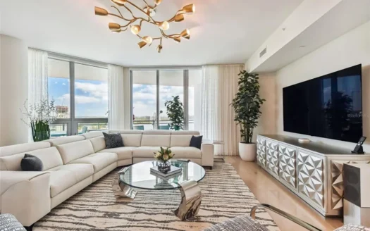 Apartment With Ocean View